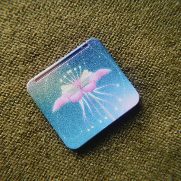 Огледалце “magic in your palms”